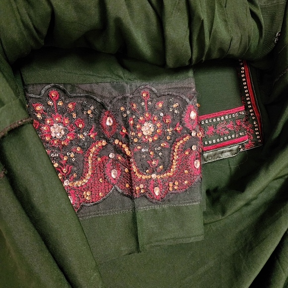 Green frock pakistani style salwar kameez - Picture 3 of 6